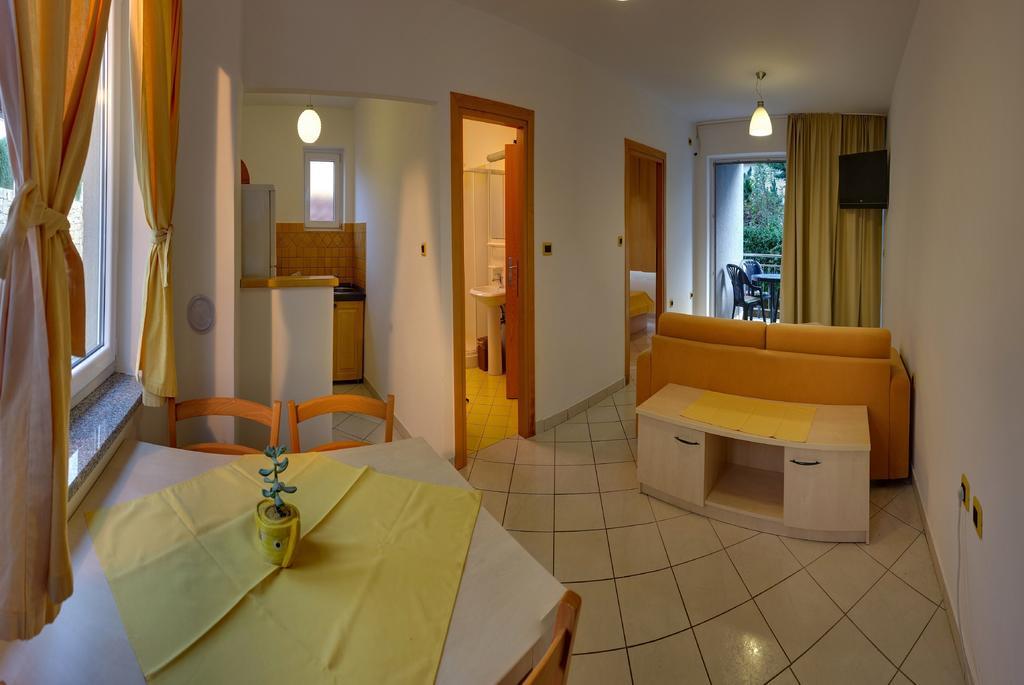 Vis A Vis Apartments Baška Rom bilde