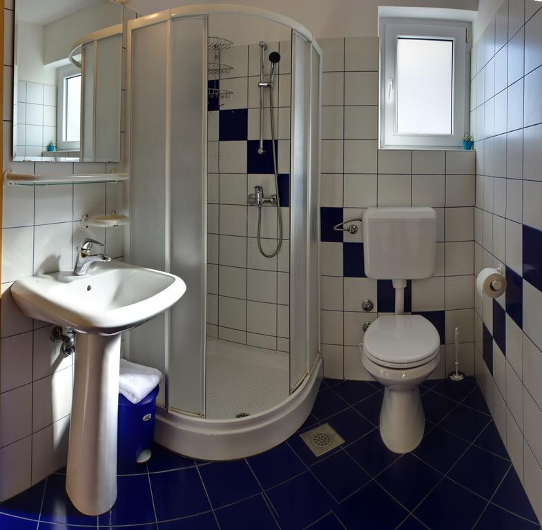 Vis A Vis Apartments Baška Eksteriør bilde